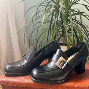 Vintage Black Leather Mary Jane pumps size 8
Ipanema